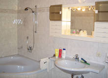 Badezimmer im Gasthof Alpenrose